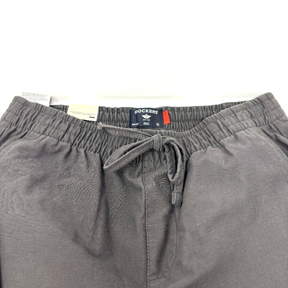 Dockers Comfort Knit Jogger Mens Regular Fit Flat Front Pant, Small , Black